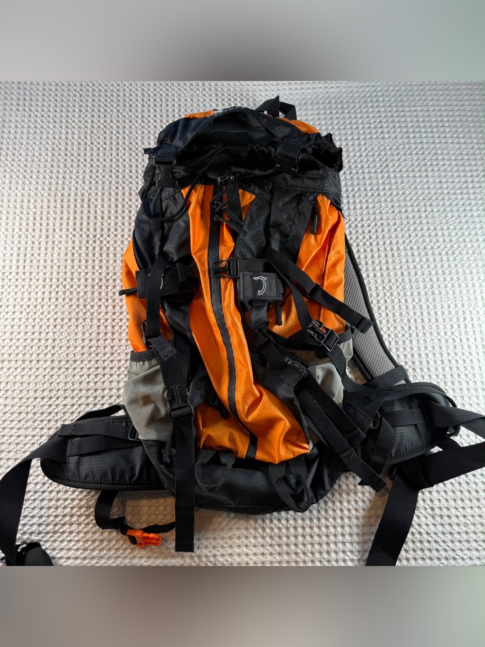 Teton Sports Hiking Backpack Orange Black Rain Cover Camping Trekking Pack